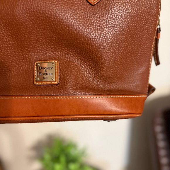 Dooney and bourke dome satchel - Picture 5 of 7